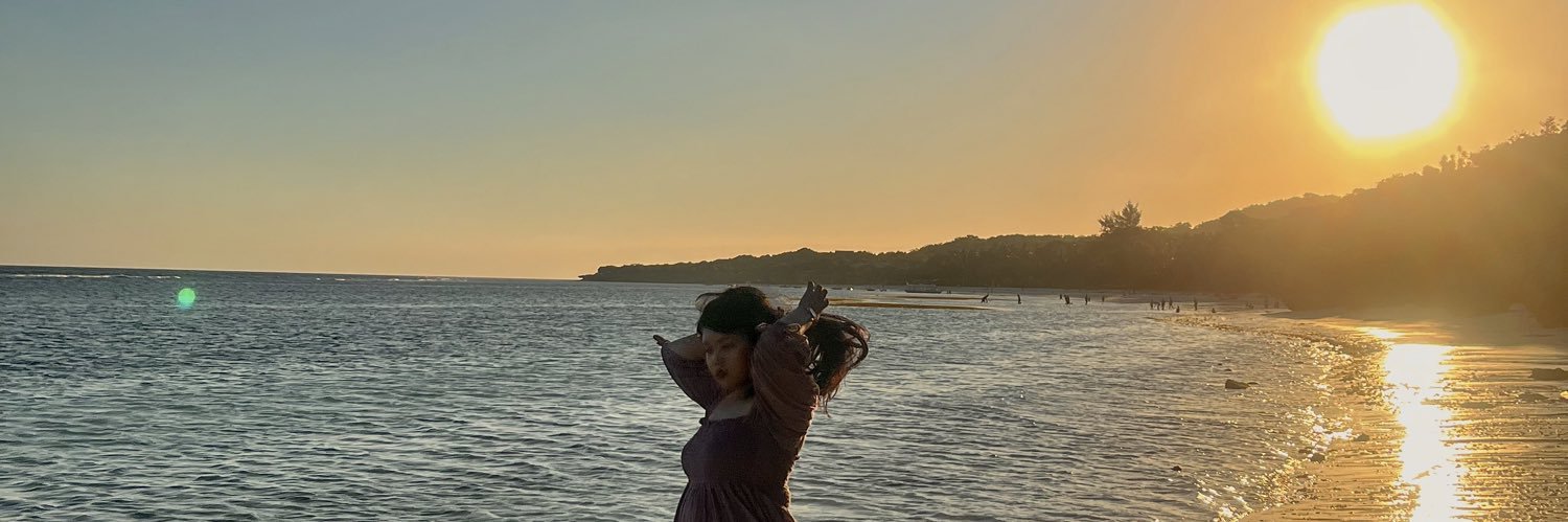 AlfridaOctviani's profile banner image