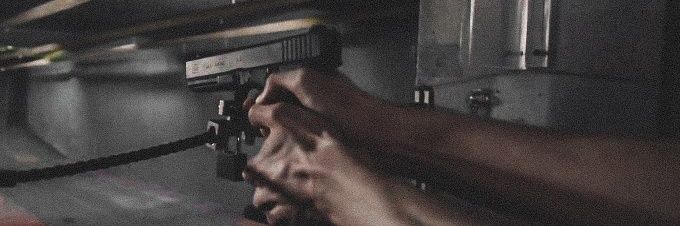 G banner