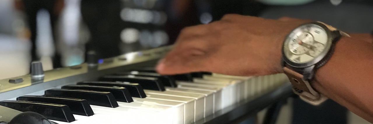 MrMnikes's profile banner image