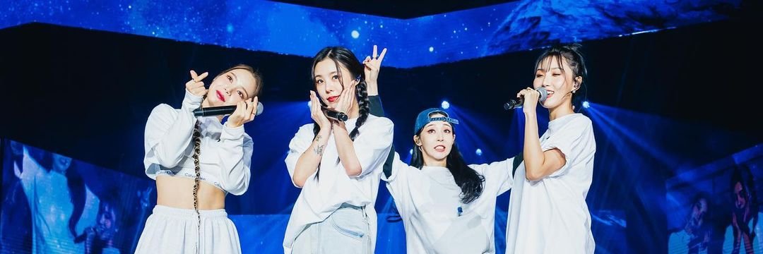 Solar Floating Free (OUT) Moonbyul Icy BBY (OUT)'s banner