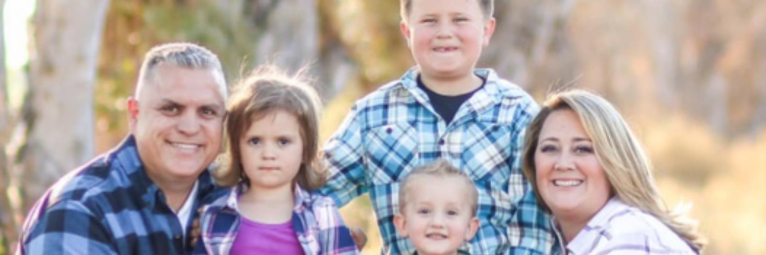LiveLifeHelping's profile banner image