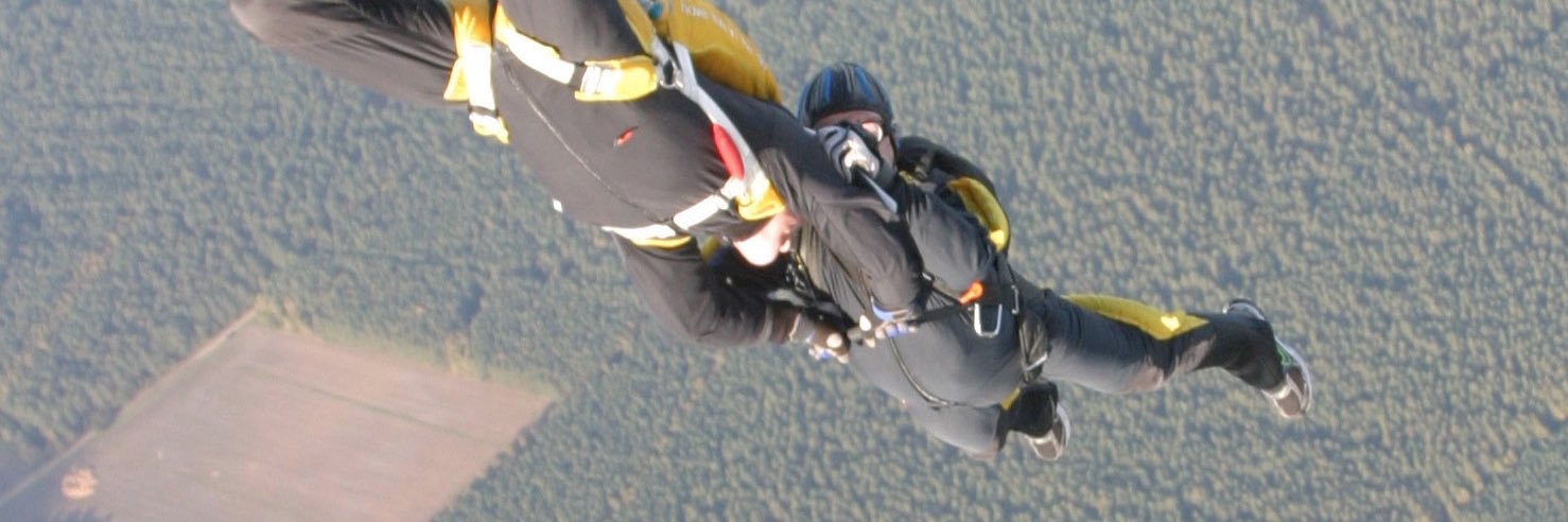 skydivehein's profile banner image