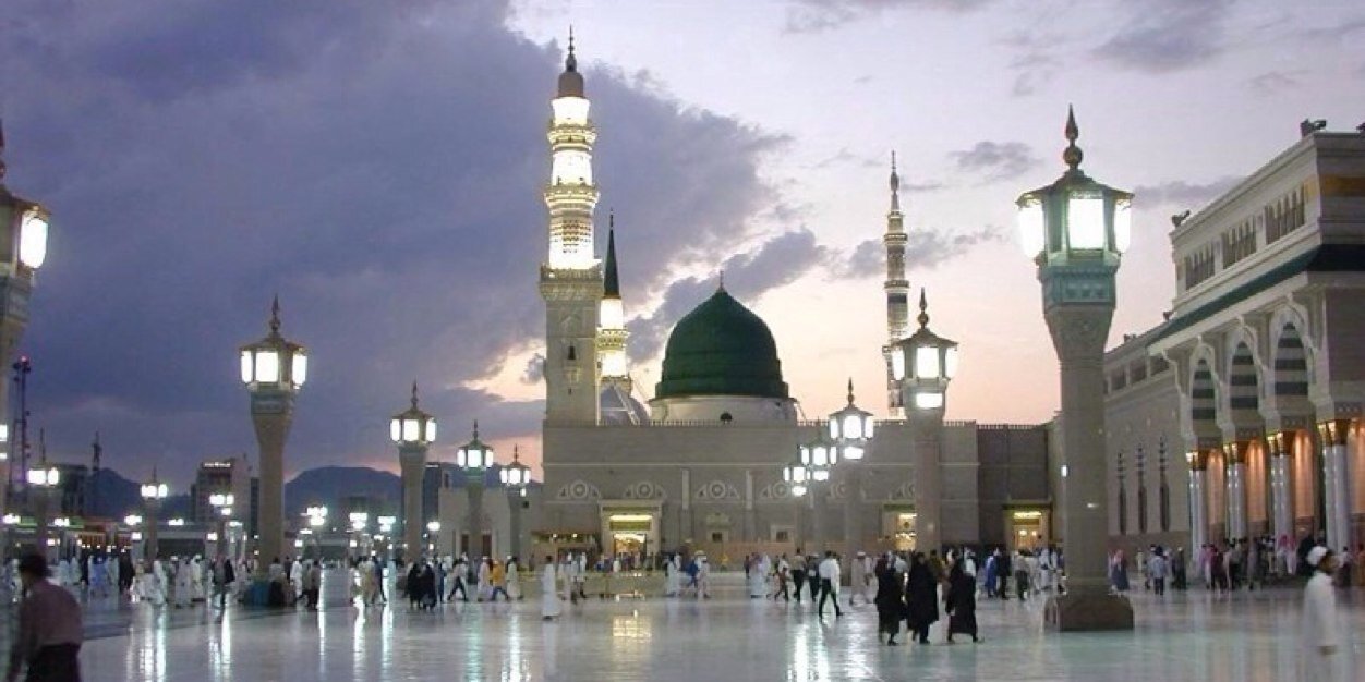 مارس banner