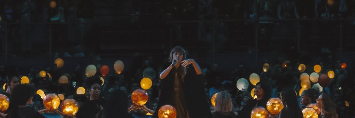 IsanotIsi's profile banner image