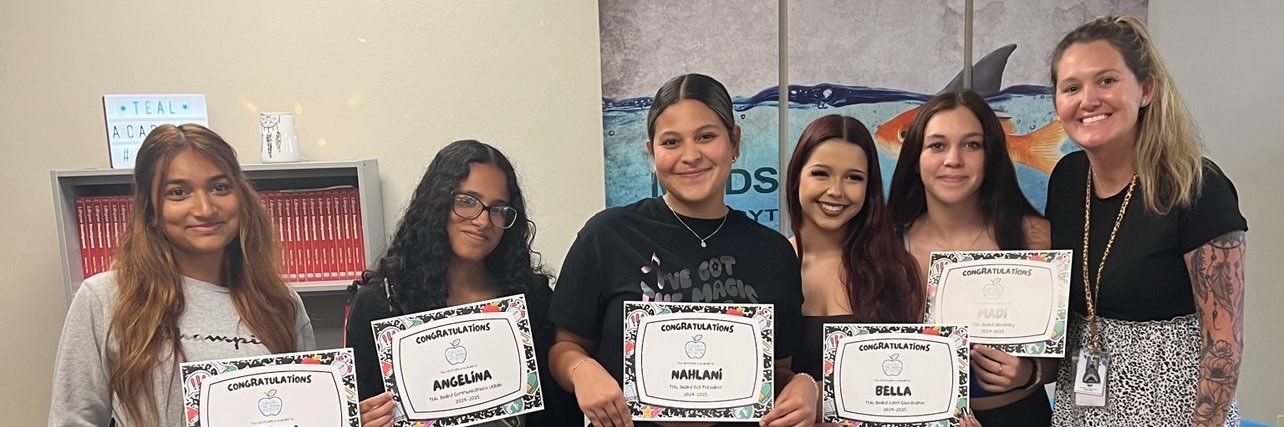 Ms. Travis 🦈👩🏼‍🏫🍎 banner