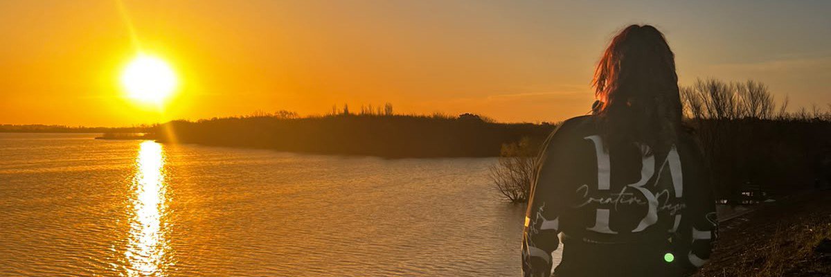 iariitamastran's profile banner image
