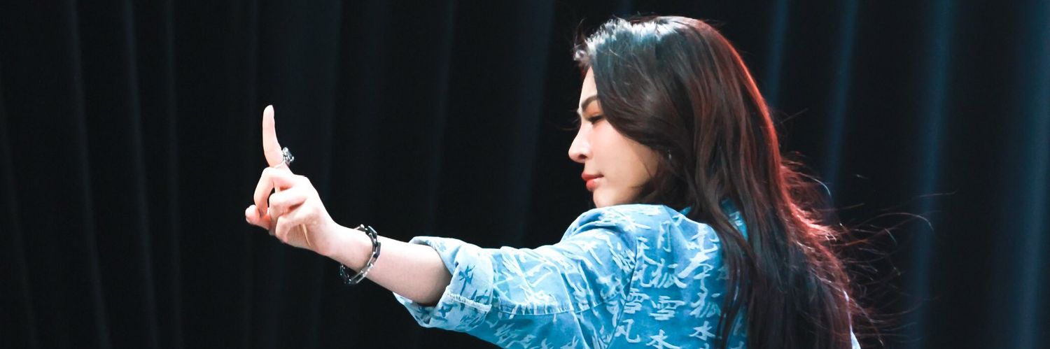 Lou 💛🌻♠️💫 banner