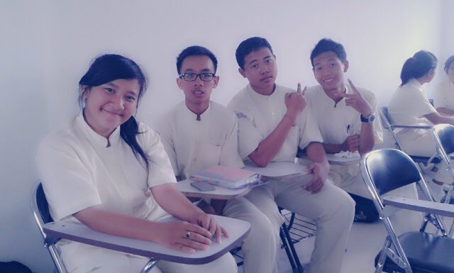 ade_anggi89's profile banner image