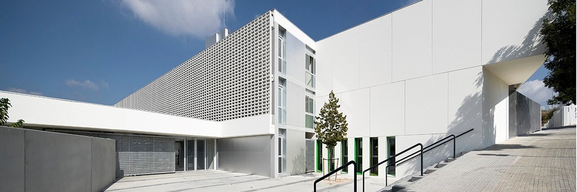 INS Mont Perdut banner