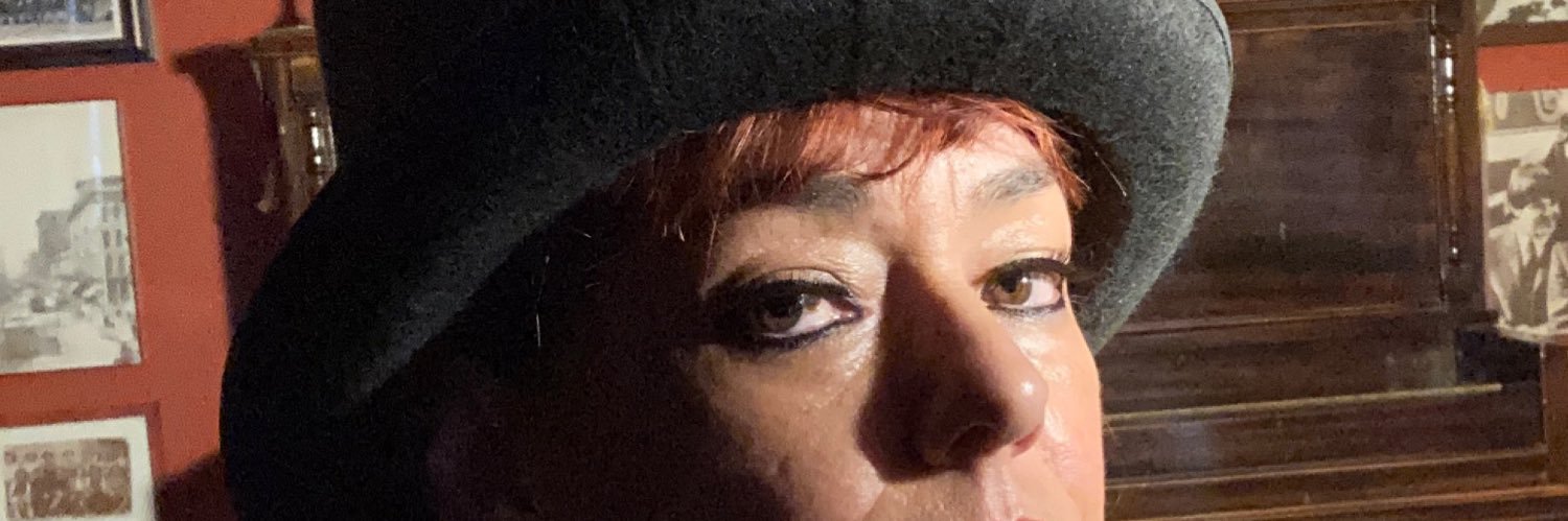 🌺Red Velvet Satin🖤❤️🖤 banner