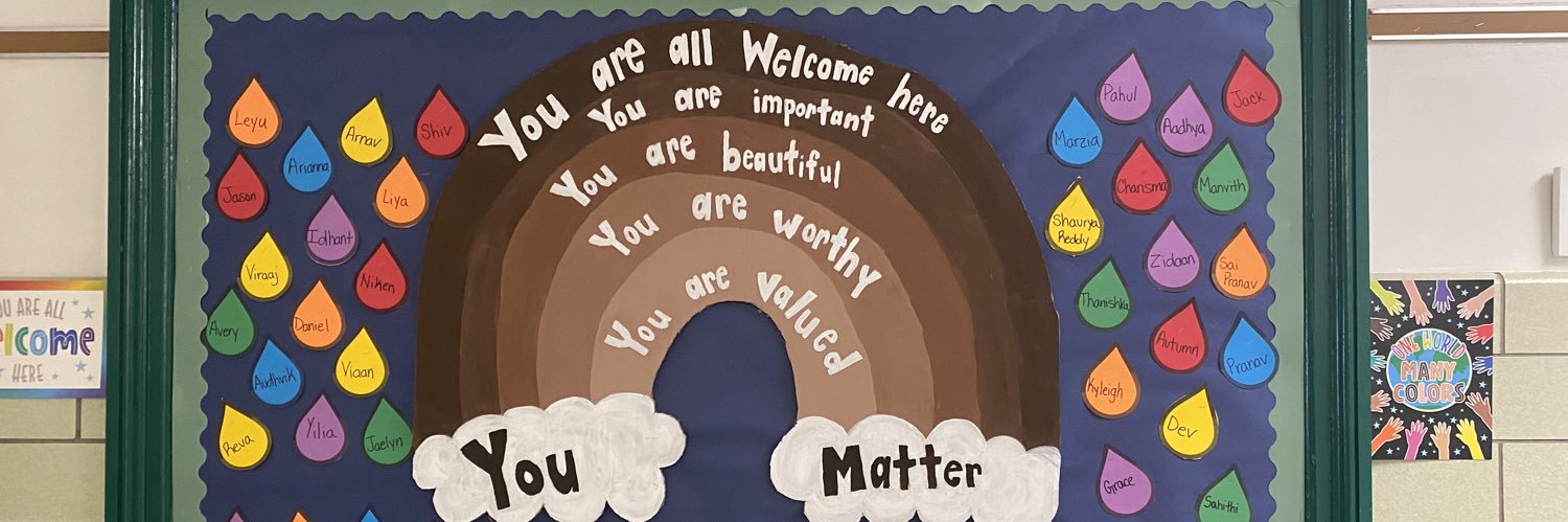 Mrs. Petonak 🍏 banner