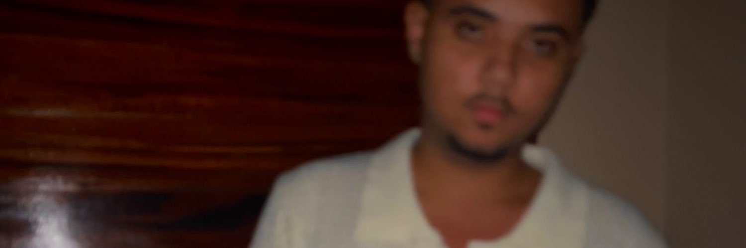 semsena_'s profile banner image