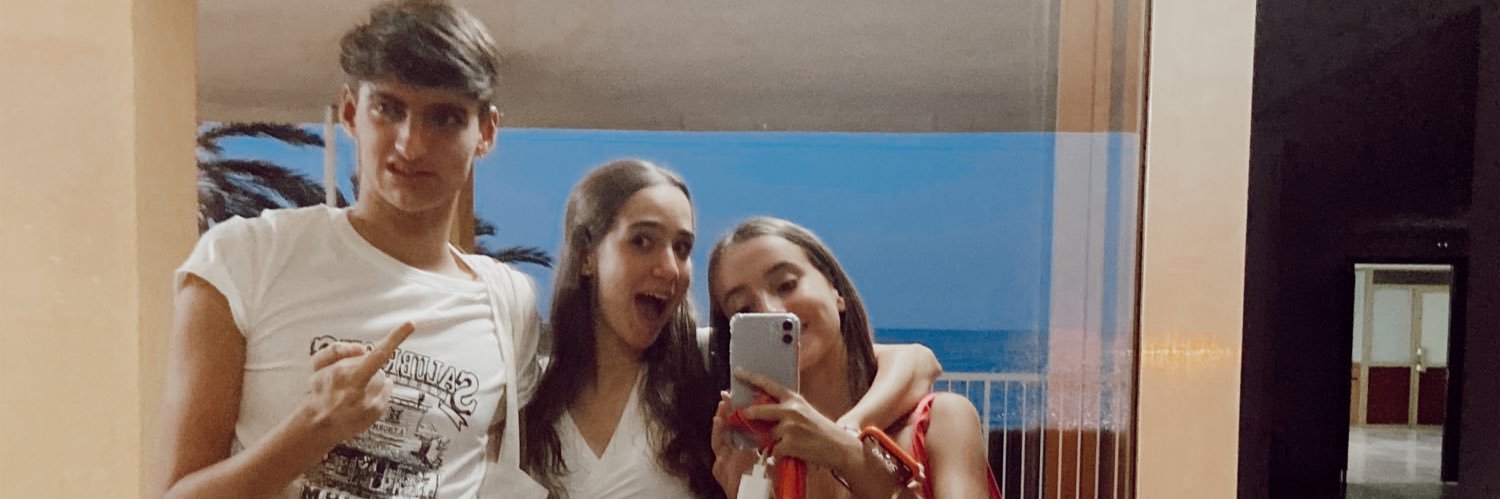 alicia martínez banner