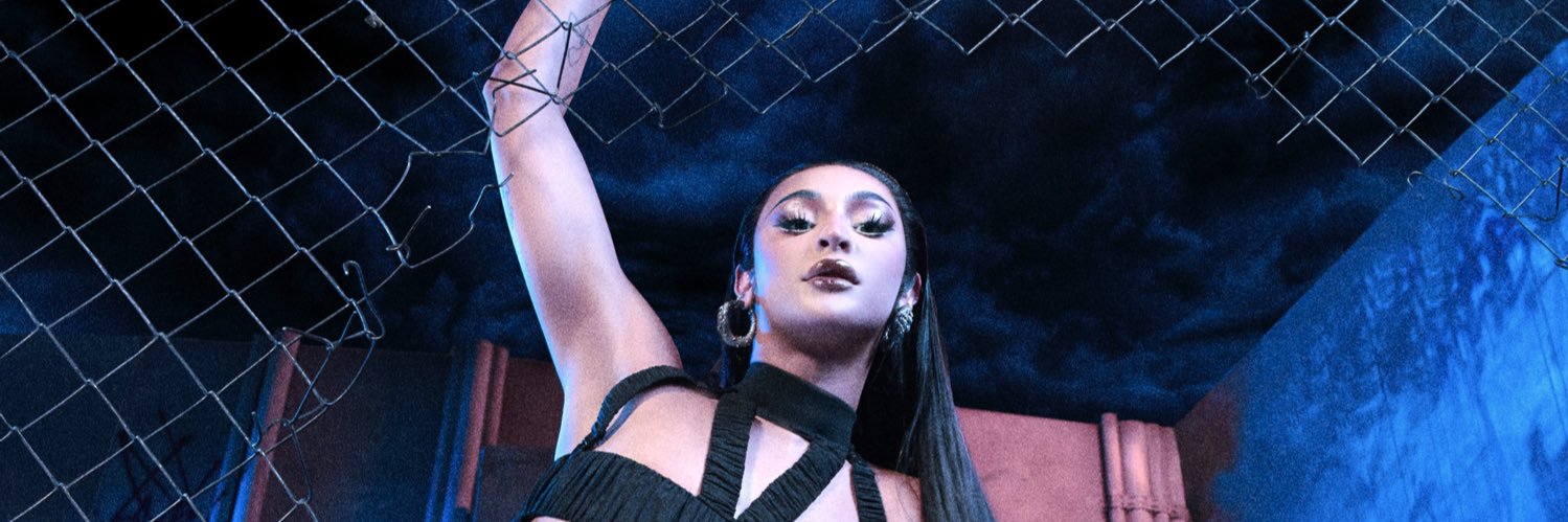 𝒎𝒊𝒌𝒆 banner