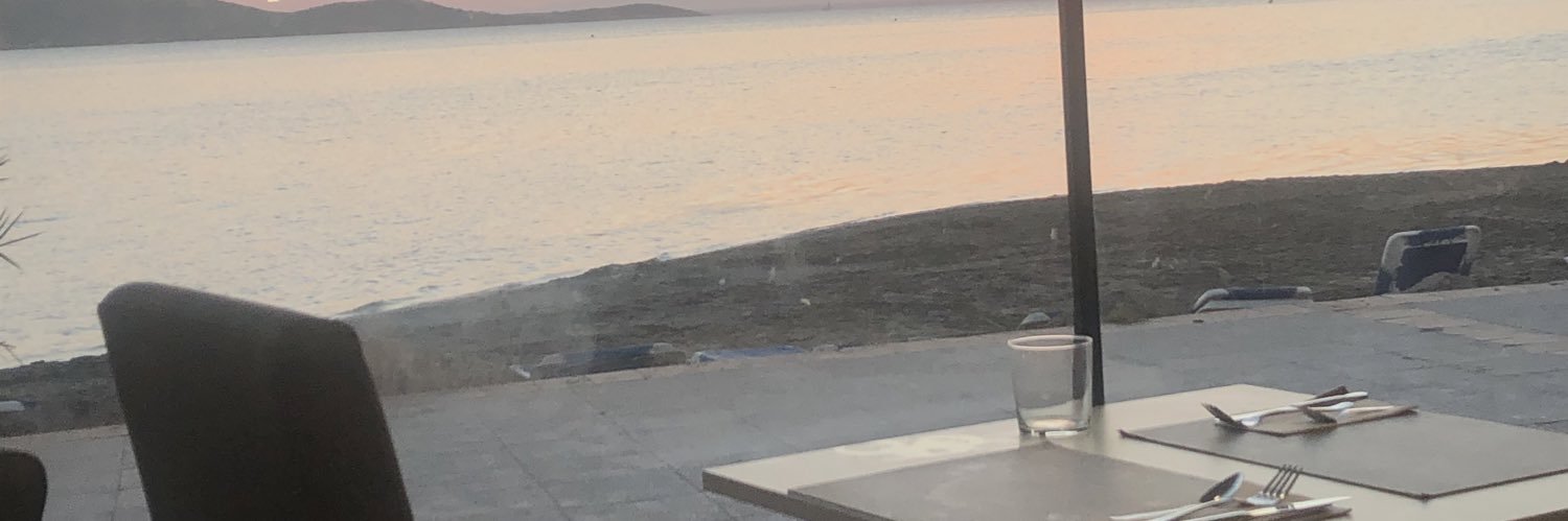 Aroaaa032's profile banner image