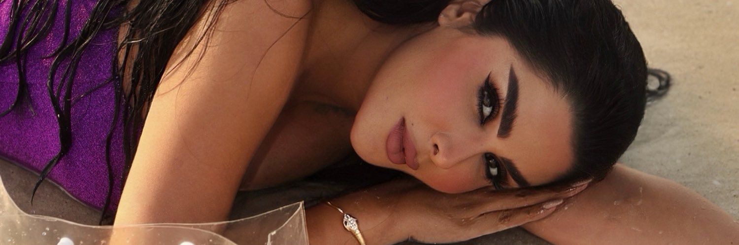 Donya's profile banner image