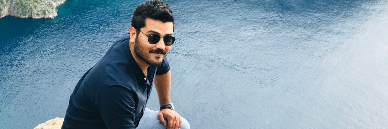 erenari_'s profile banner image