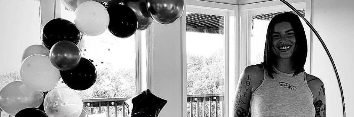 anna . zoe🌴 banner