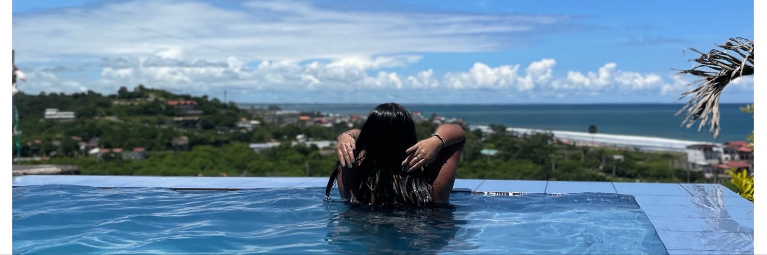 Jenn Castro 🌚🌝 banner