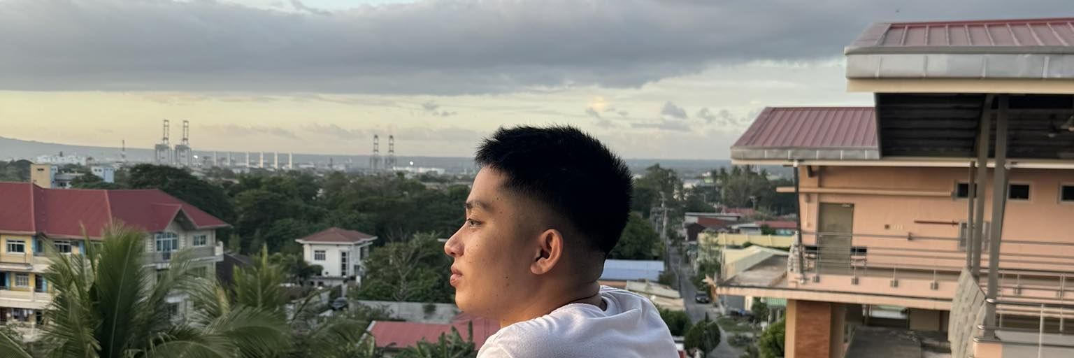 realefrelyn's profile banner image