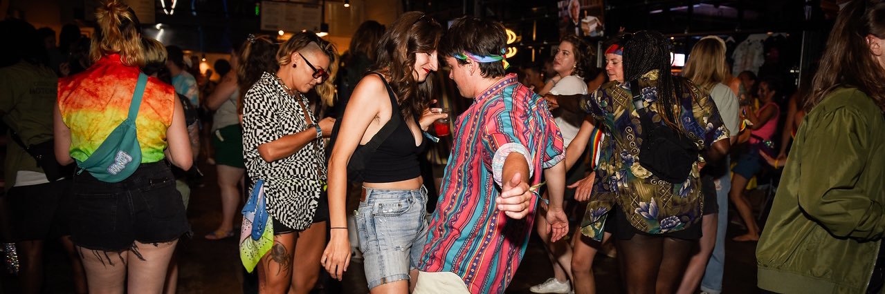 hipchicksout's profile banner image