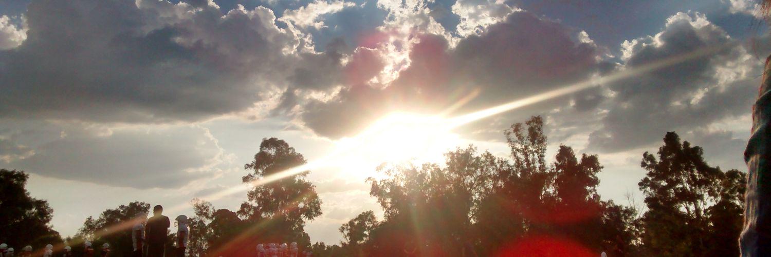 AriFVera_25's profile banner image