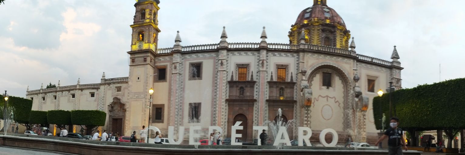 albertreyesqro's profile banner image