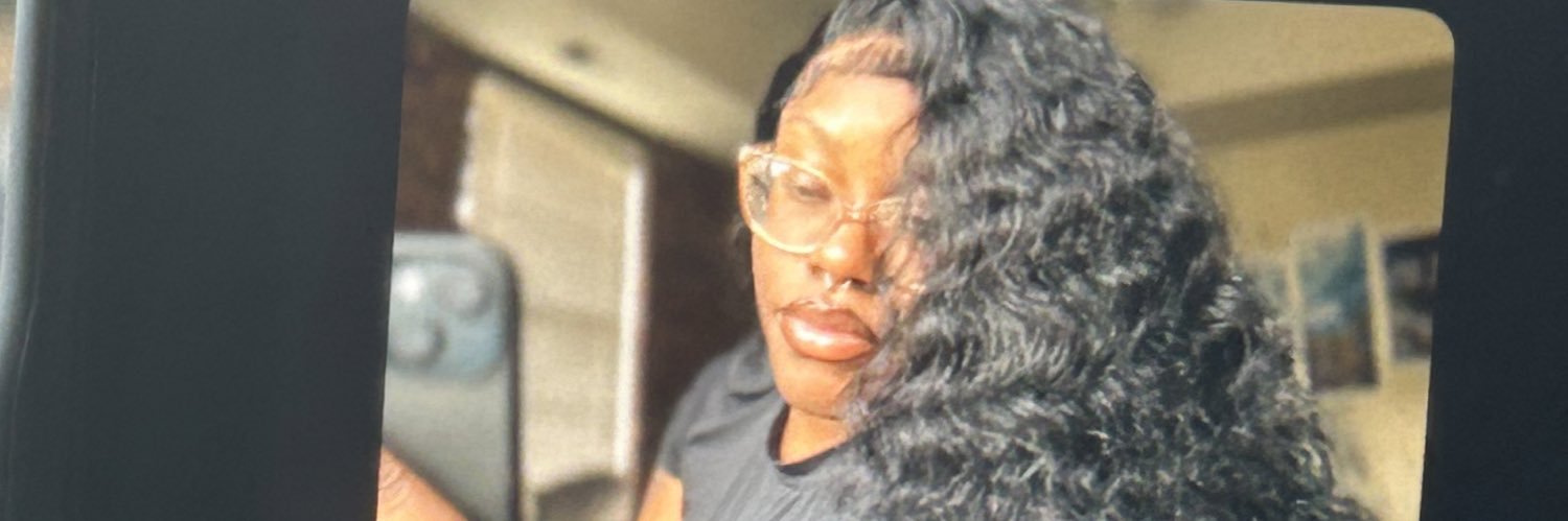 leatemyel's profile banner image