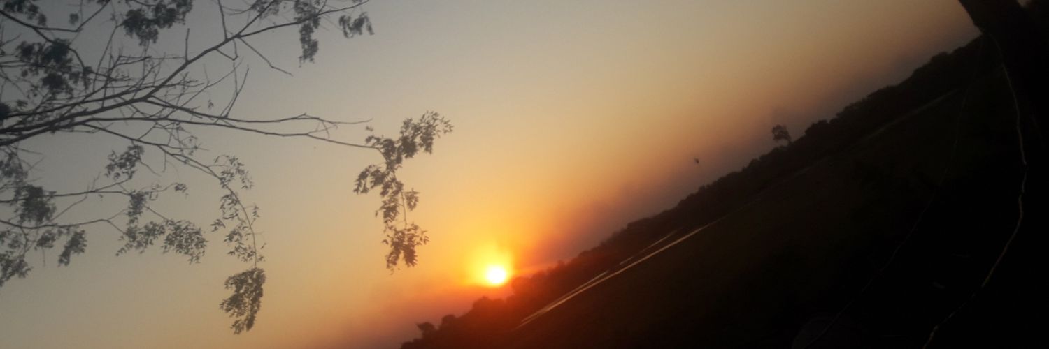araVelazquez15's profile banner image