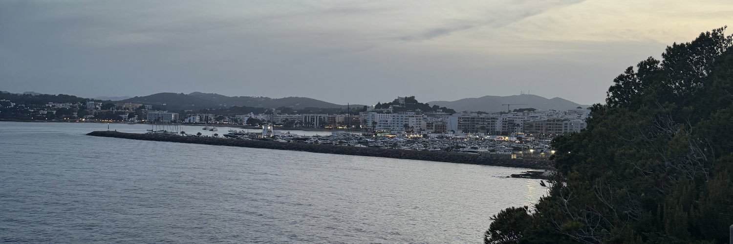 LOADING... 🌙 banner