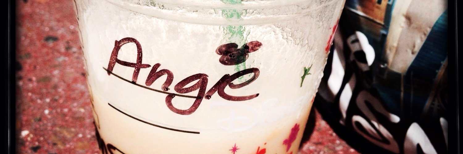 angiehsz's profile banner image