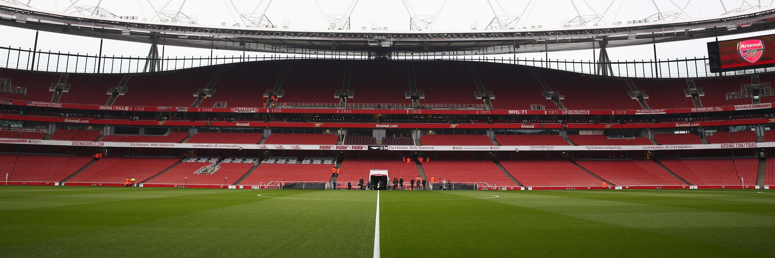 Read Arsenal banner