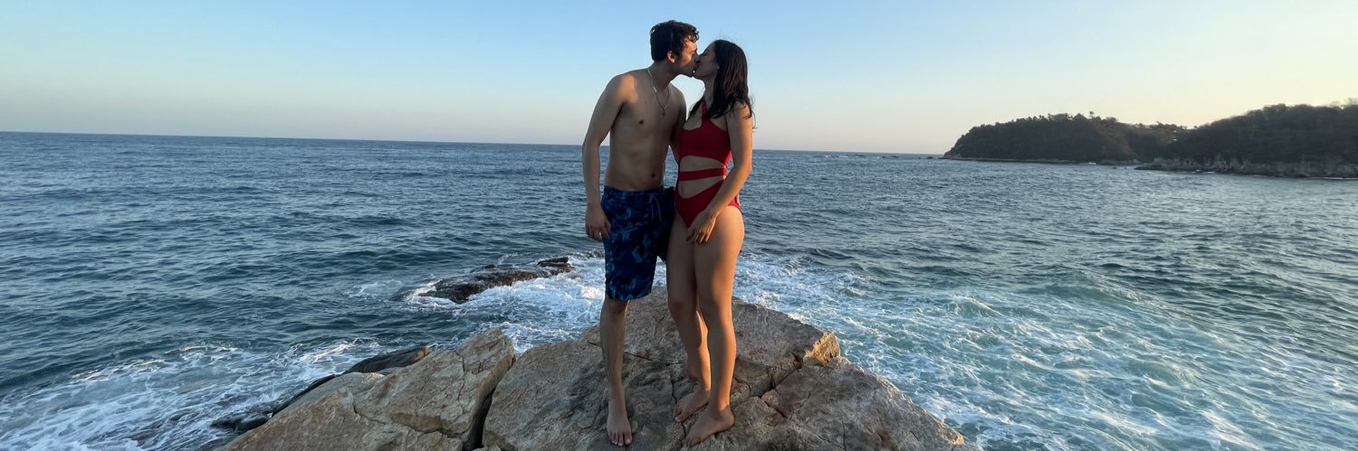 karolarofi's profile banner image