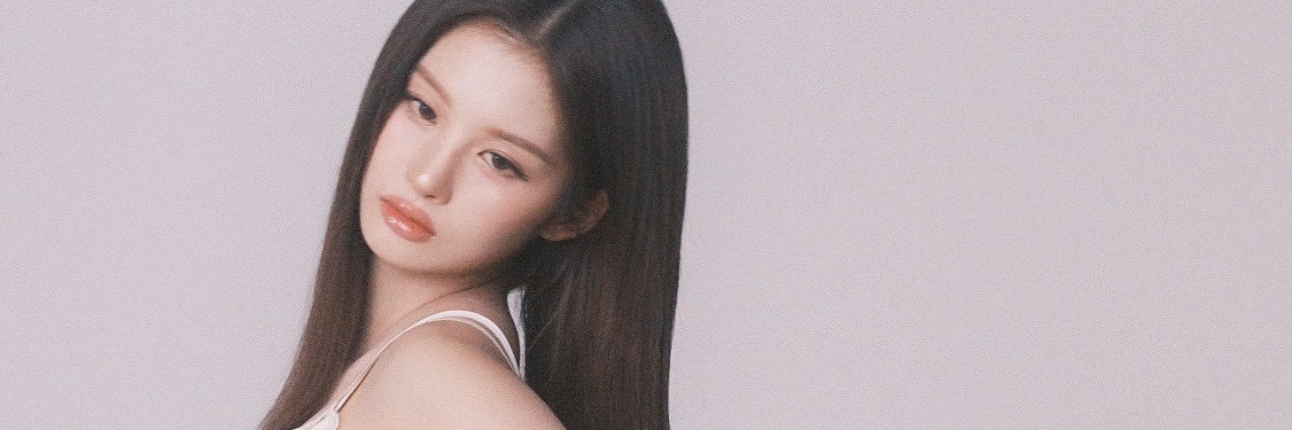 ethyoona's profile banner image