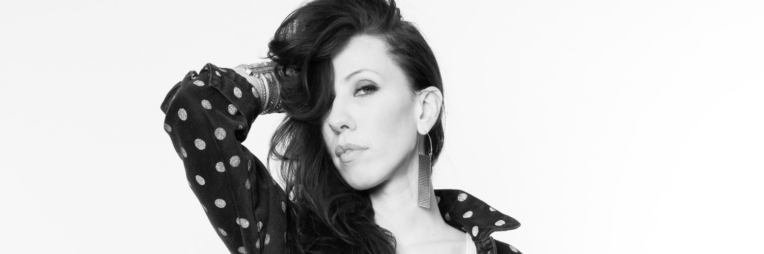swan________'s profile banner image