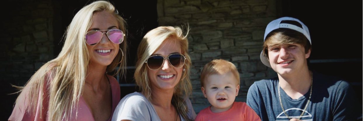 BaileyMitchel20's profile banner image