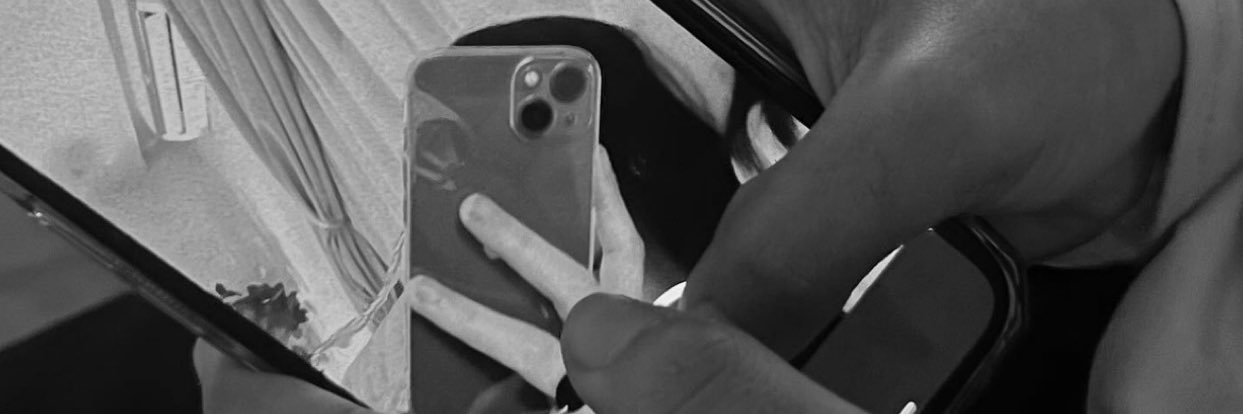lrve5's profile banner image