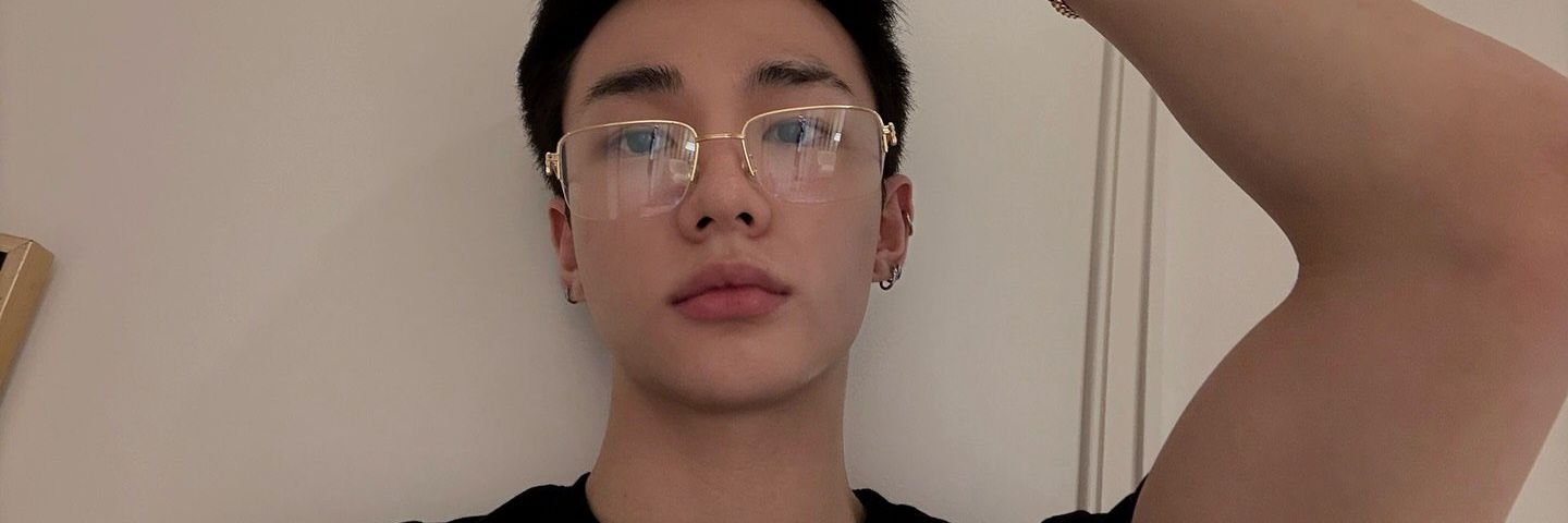 CNEYES's profile banner image
