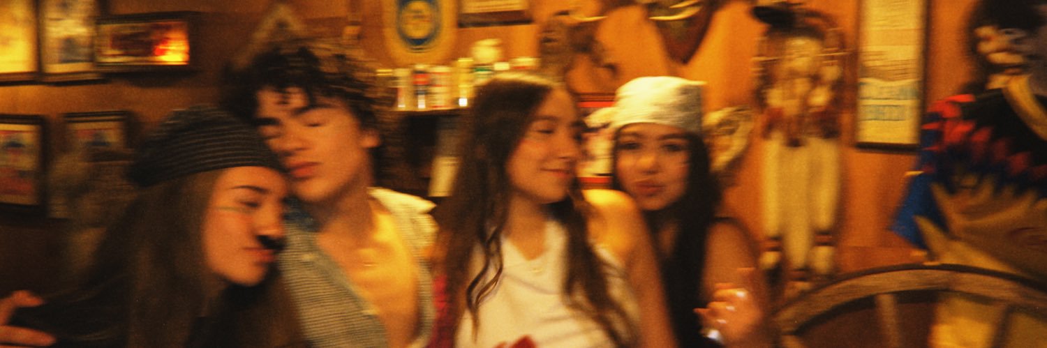 ferrnanda_arce's profile banner image