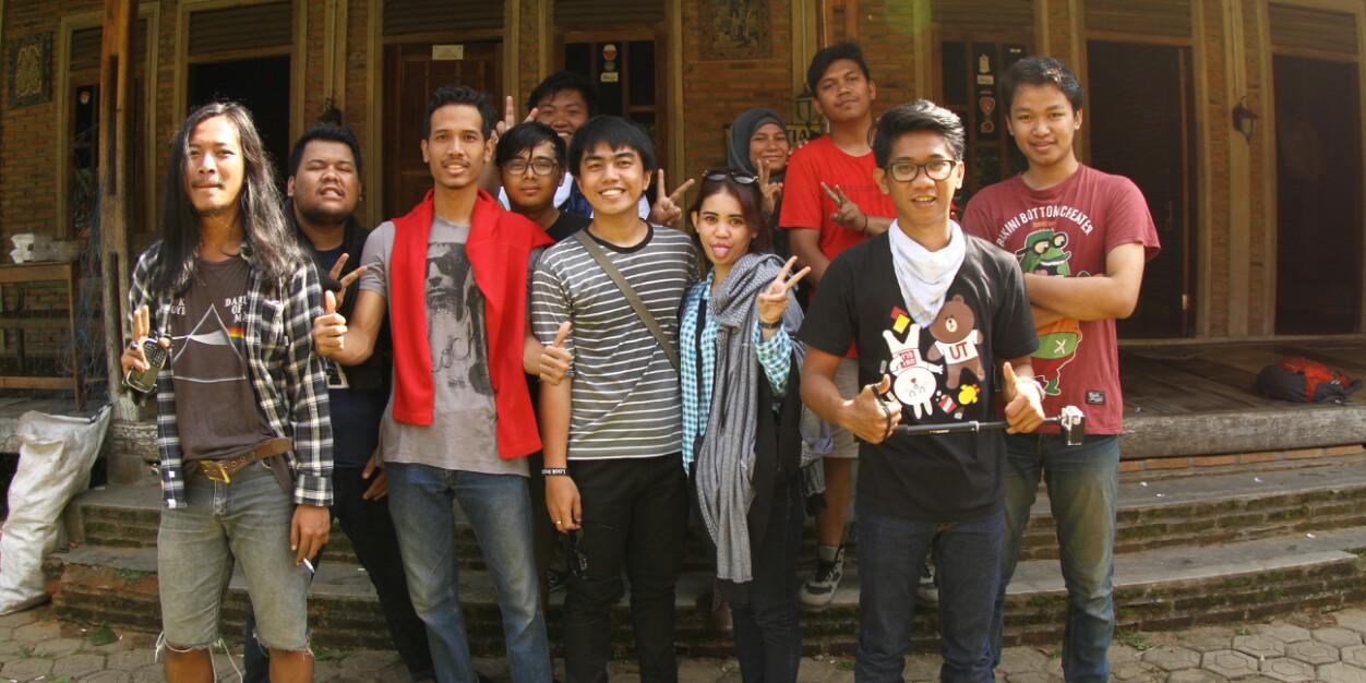 deryderong's profile banner image