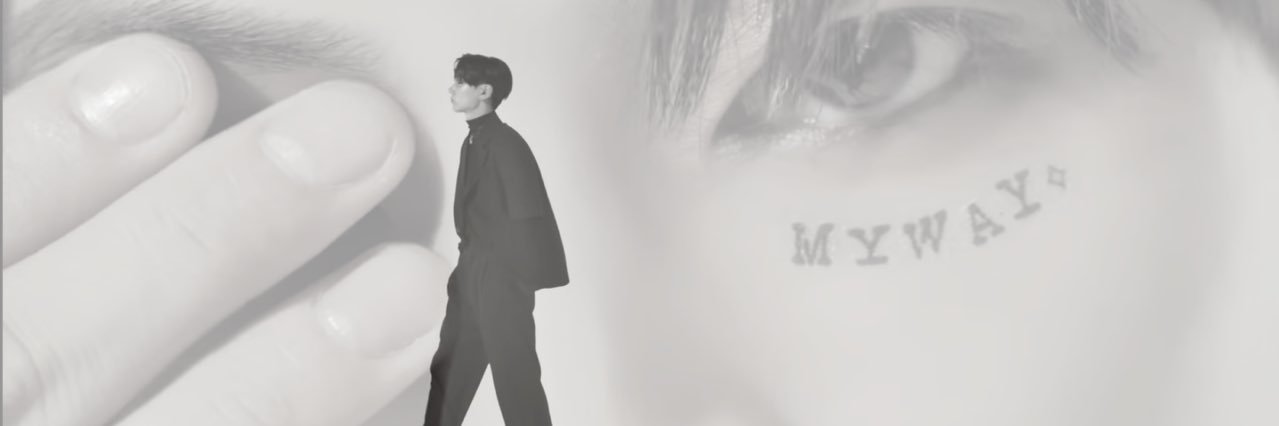 𝑀𝑂𝑀𝑂𝐾𝑂 banner
