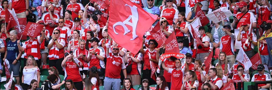 ella 𓆩ᥫ᭡𓆪 banner