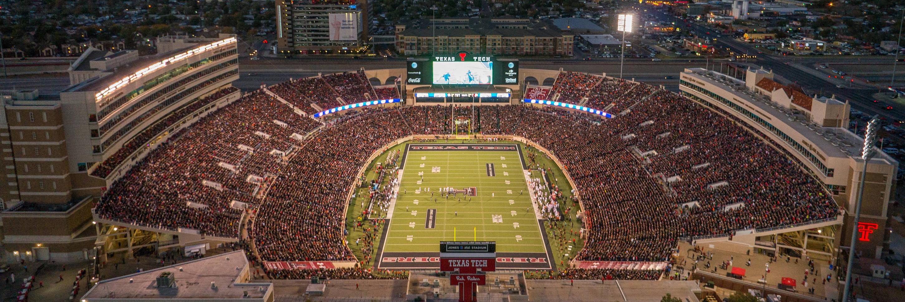 Wreck 'Em Red banner