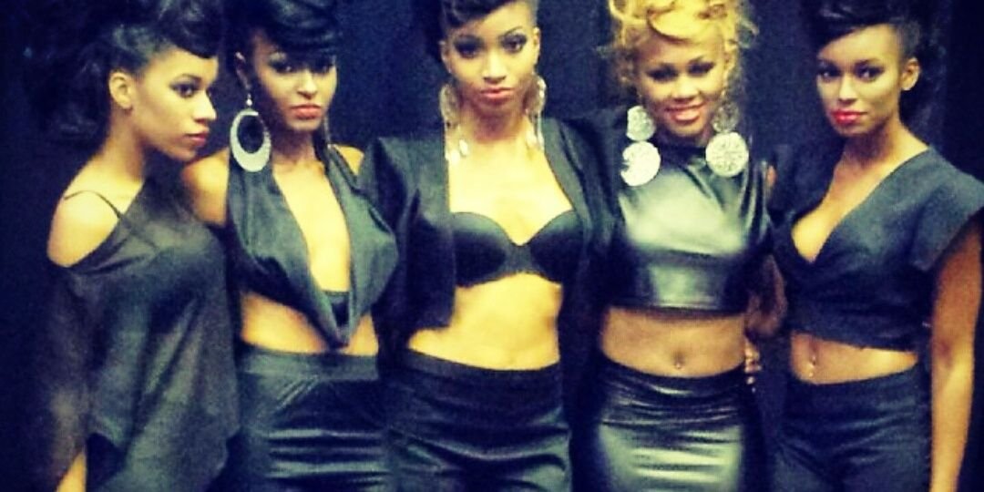 FashionElement's profile banner image