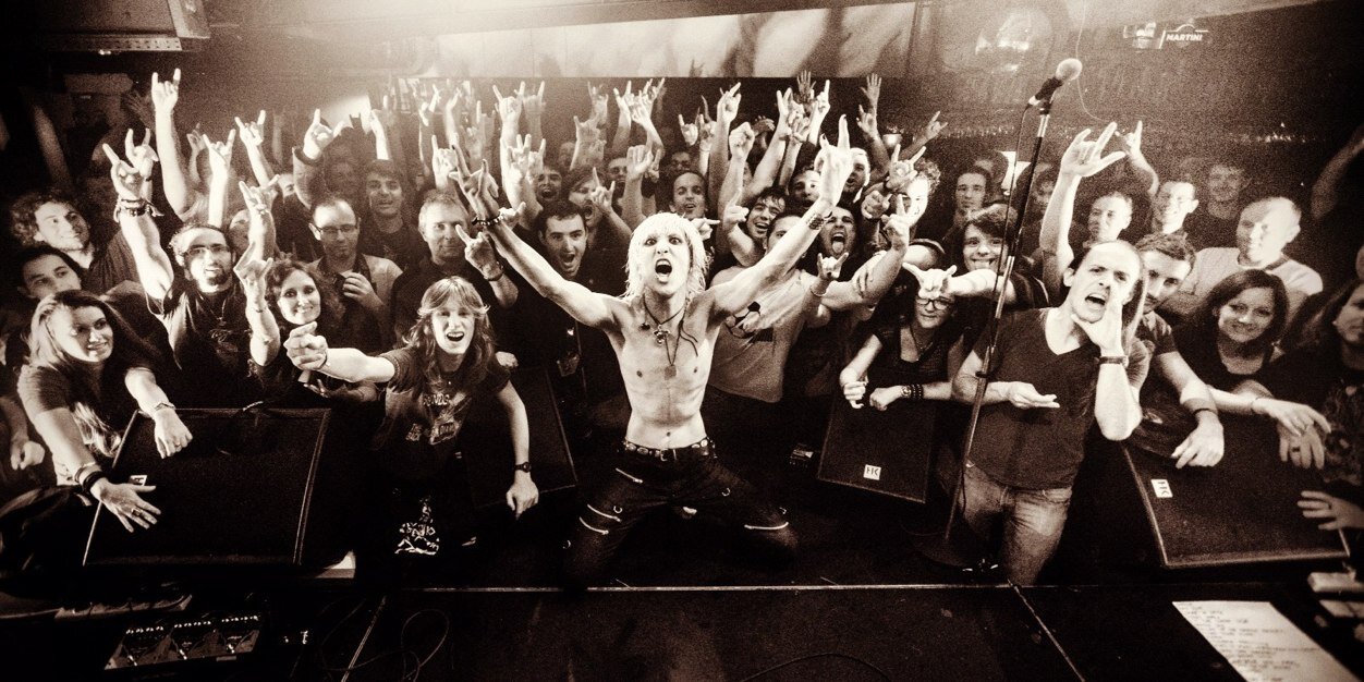 CHARGEEEEEE... banner