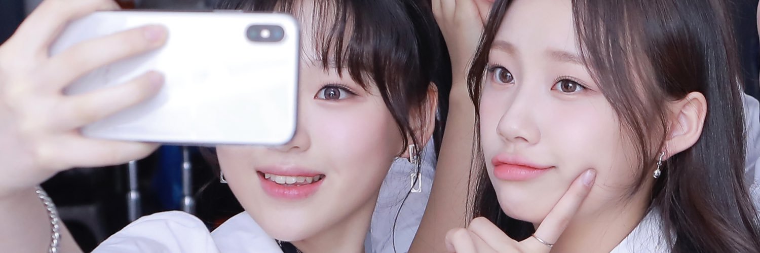 zzaxna's profile banner image