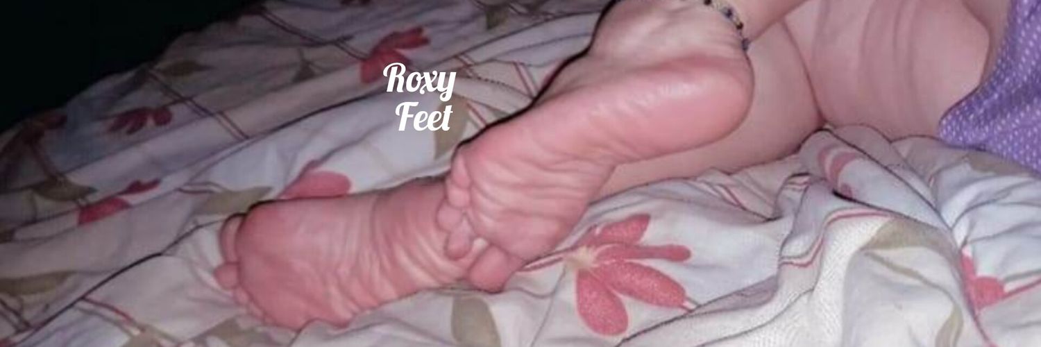 Roxyfeet42 banner