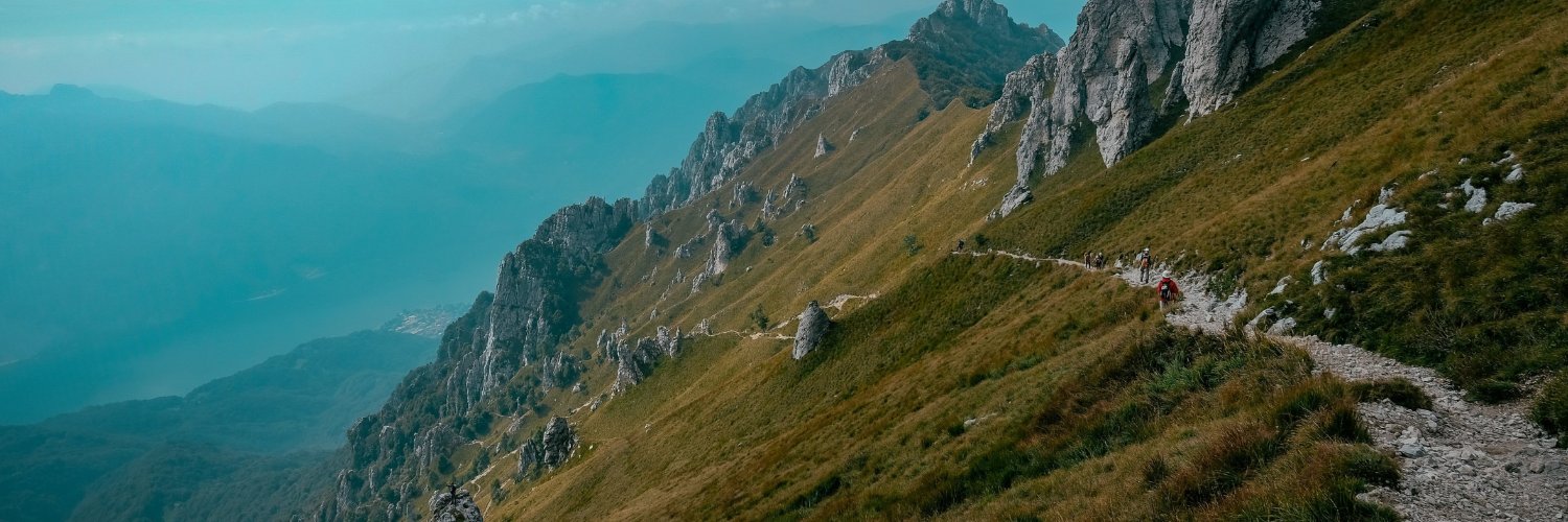 giri2013000's profile banner image