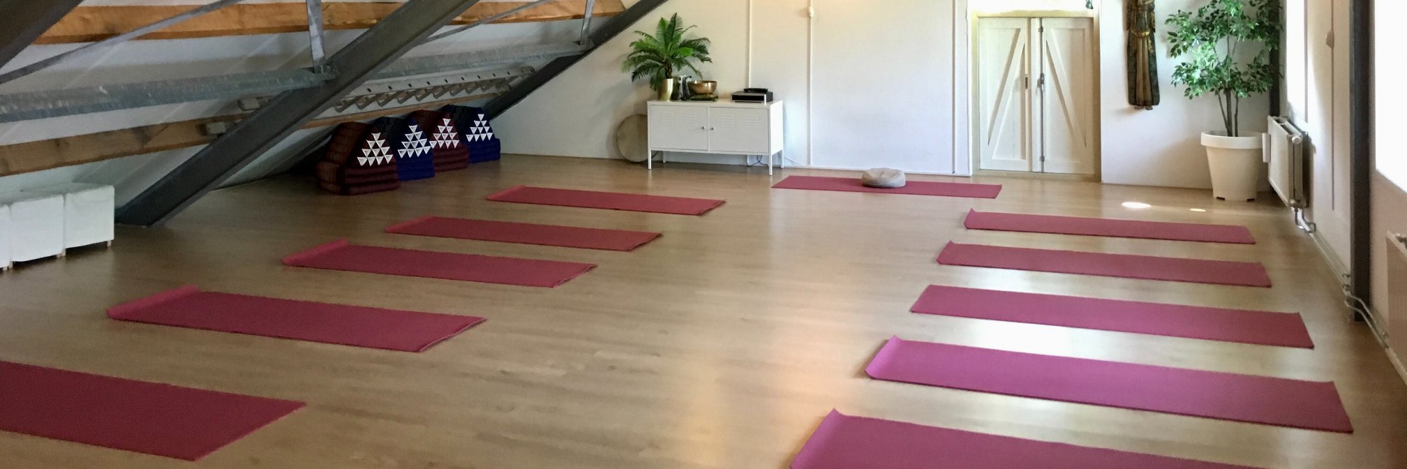 Yogaplaza's profile banner image