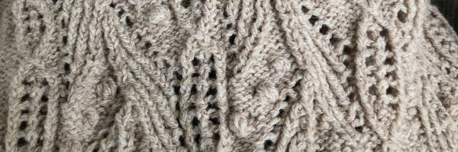 annieknits's profile banner image